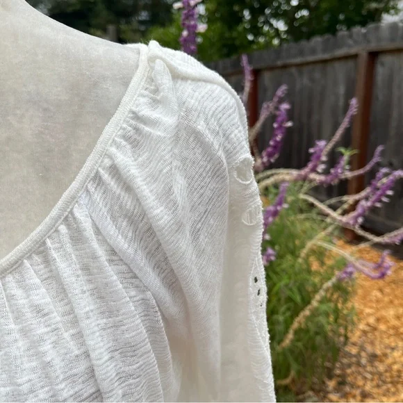 Free People Ivory Cut Out Peasant Blouse - Size Medium - Picture 4 of 14